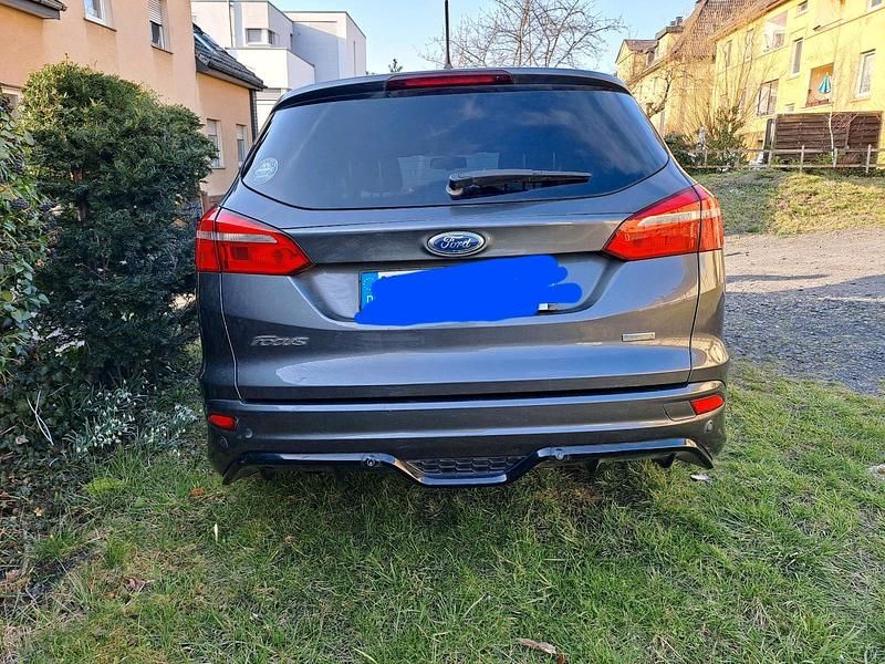 Gebraucht Ford Focus ST-Line 125 PS (91 kW) 2018 Grau Kombi