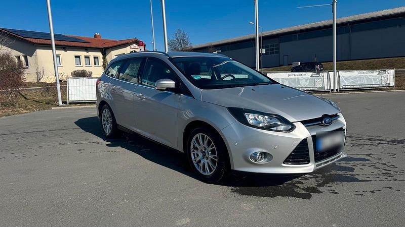 Gebraucht Ford Focus Titanium 116 PS (85 kW) 2011 Grau Kombi