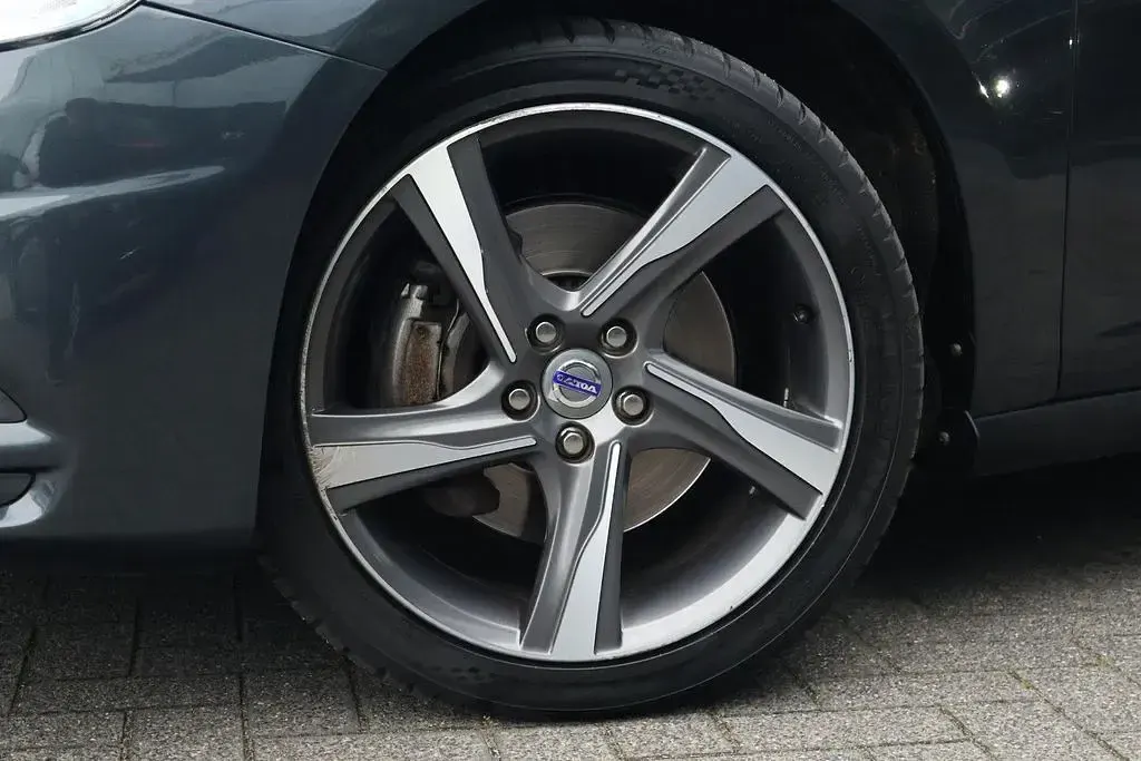 Gebraucht Volvo V60 R-Design 239 PS (175 kW) 2013 Grau Kombi