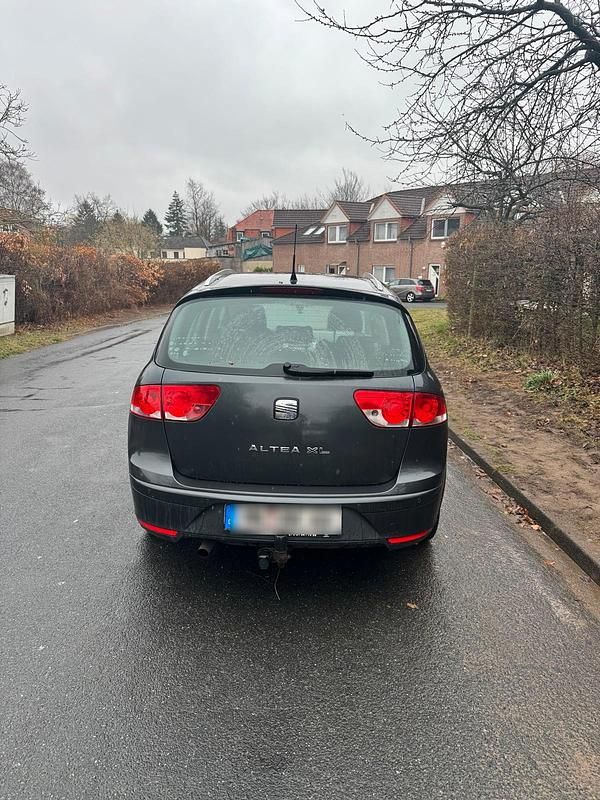 Gebraucht Seat Altea 105 PS (77 kW) 2010 Grau SUV
