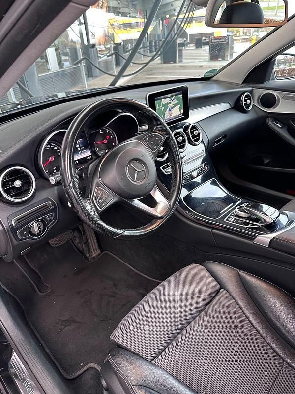 Gebraucht Mercedes C200 Avantgarde 136 PS (100 kW) 2016 Schwarz Kombi