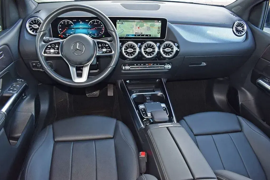 Gebraucht Mercedes B200 AMG Edition 1 163 PS (119 kW) 2019 Blau Kleinwagen
