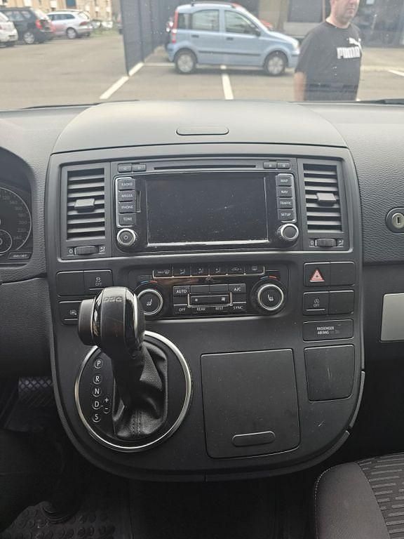 Gebraucht VW Multivan 179 PS (131 kW) 2014 Schwarz Van