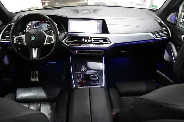 Gebraucht BMW X5 Performance 400 PS (294 kW) 2019 Rubinschwarz individual SUV