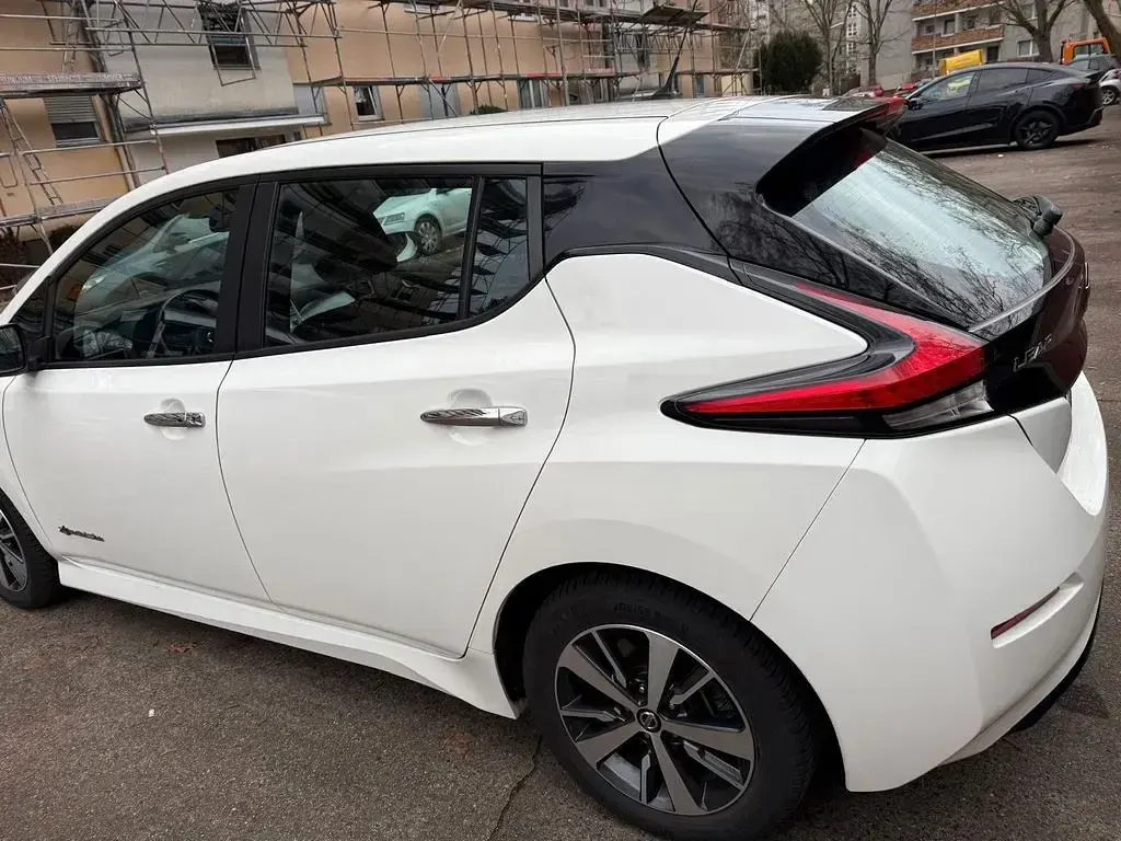 Gebraucht Nissan Leaf Acenta 110 kW (150 PS) 2019 Weiß Kleinwagen