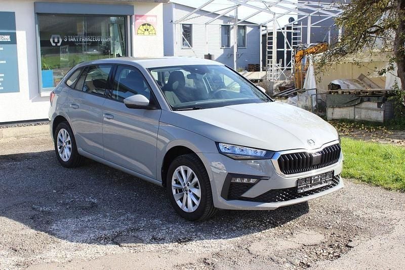 Grau Gebraucht 2024 Skoda Scala Selection Kleinwagen | 21.190 € (Fairer Preis) - Bild 1/4
