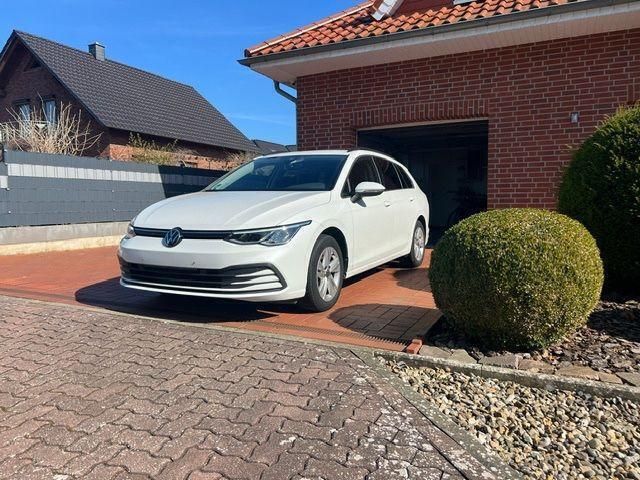 Weiß Gebraucht 2021 VW Golf VIII Life Kombi | 17.600 € (Superpreis) - Bild 1/4