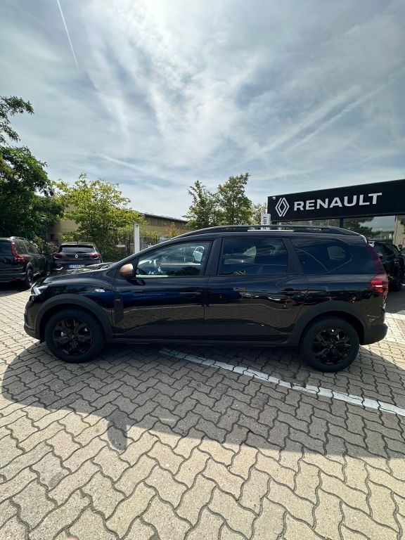 Gebraucht Dacia Jogger Extreme 110 PS (80 kW) 2024 Schwarz (perlmuttschwarz metallic) Van / Kleinbus