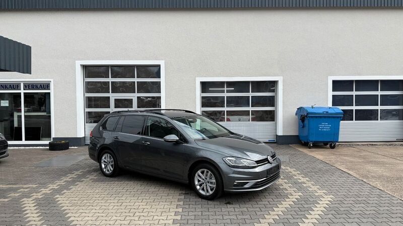 Grau Gebraucht 2019 VW Golf VII Kombi | 17.490 € (Fairer Preis) - Bild 1/4