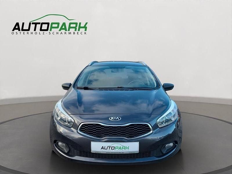 Gebraucht Kia Ceed Edition 7 135 PS (99 kW) 2013 Grau Kleinwagen