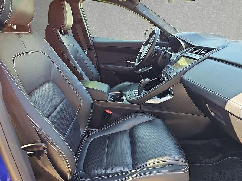 Second-hand Jaguar E-Pace R-Dynamic 204 CP (150 kW) 2020 Albastru SUV