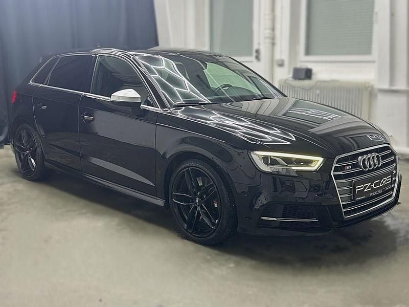 Second-hand Audi S3 Ambiente 310 CP (228 kW) 2017 Negru Berlinǎ
