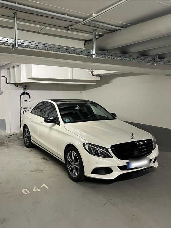 Gebraucht Mercedes C300 245 PS (180 kW) 2018 Weiß Limousine