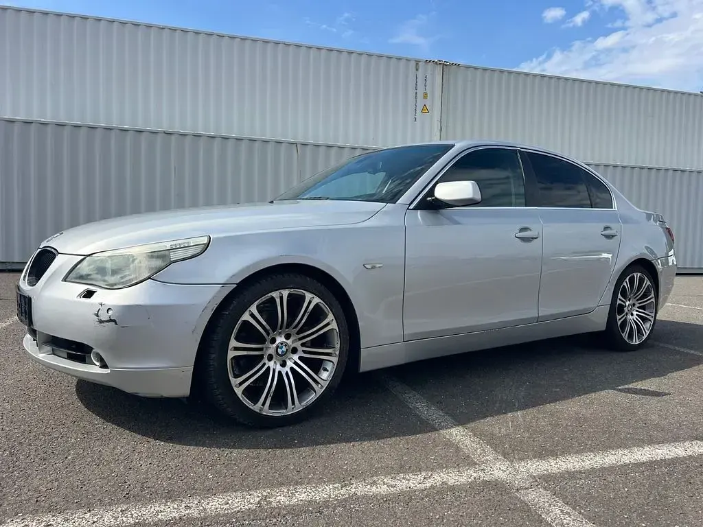 Gebraucht BMW 525 192 PS (141 kW) 2004 Silber Limousine