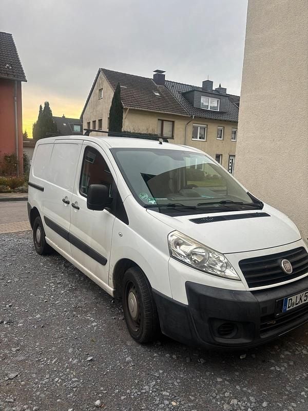 Weiß Gebraucht 2011 Fiat Scudo Van | 4.000 € (Guter Preis) - Bild 1/4