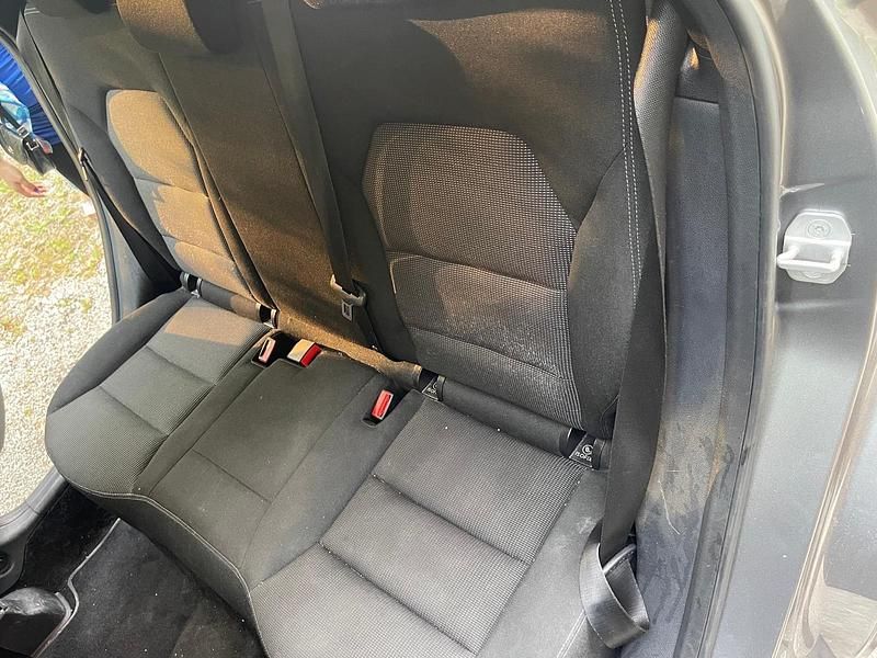 Gebraucht Mercedes B200 156 PS (114 kW) 2012 Silber Van / Kleinbus