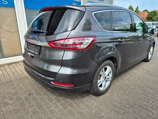 Gebraucht Ford S-MAX Titanium 150 PS (110 kW) 2020 Grau Van / Kleinbus