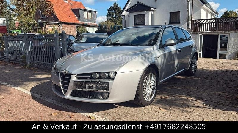 Silber Gebraucht 2011 Alfa Romeo 159 Turismo Kombi | 3.100 € (Superpreis) - Bild 1/4