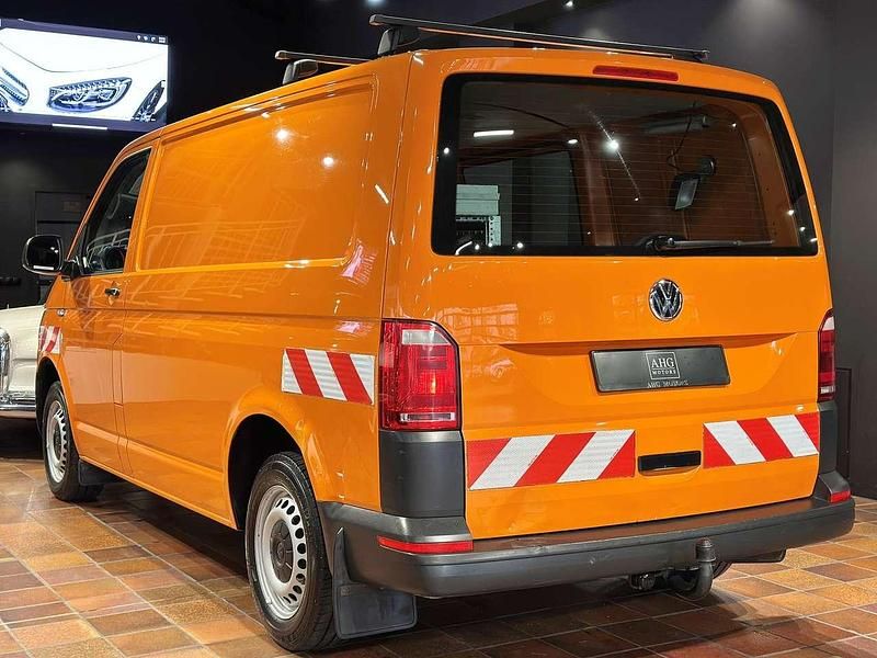 Usata VW Transporter 150 CV (110 kW) 2017 Arancione Furgone