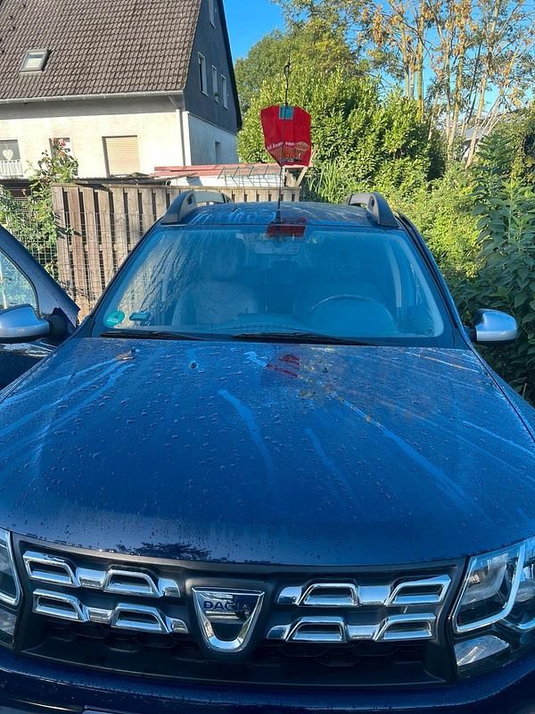 Blau Gebraucht 2014 Dacia Duster Prestige SUV | 6.666 € (Guter Preis) - Bild 1/4