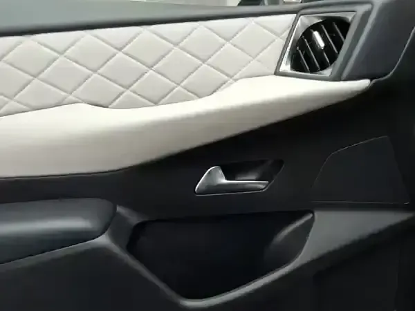 Gebraucht DS Automobiles DS3 Crossback E-Tense So Chic 100 kW (136 PS) 2021 Schwarz perla nera / typ aussenverkleidung metalliclackierung SUV