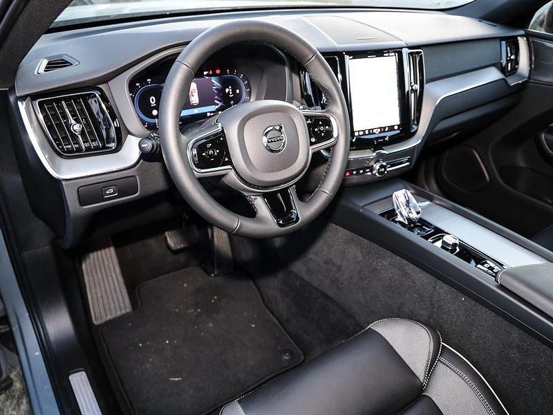 Gebraucht Volvo XC60 Plus 250 PS (183 kW) 2023 Thunder grey / metallic (grau) SUV