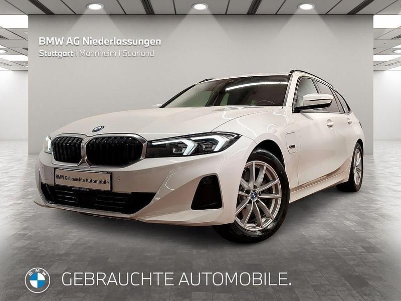 Weiß Gebraucht 2022 BMW 320e Sport Line Kombi | 25.380 € (Fairer Preis) - Bild 1/4