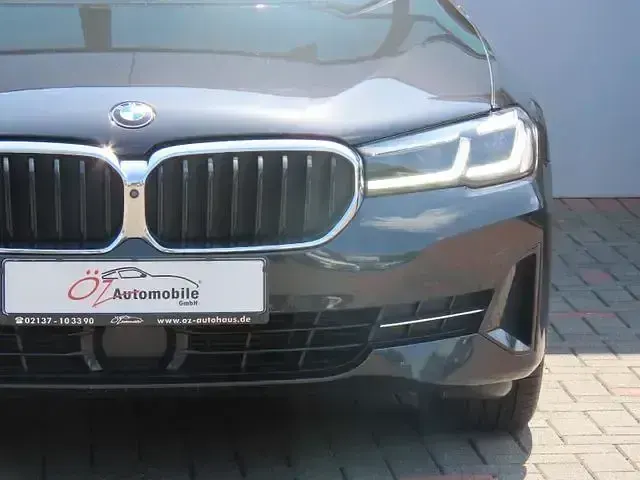 Gebraucht BMW 530 Sport Line 286 PS (210 kW) 2021 Schwarz Limousine