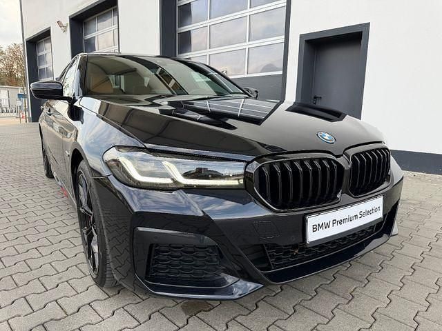 Gebraucht BMW 545e M Sport 394 PS (289 kW) 2022 Schwarz Limousine