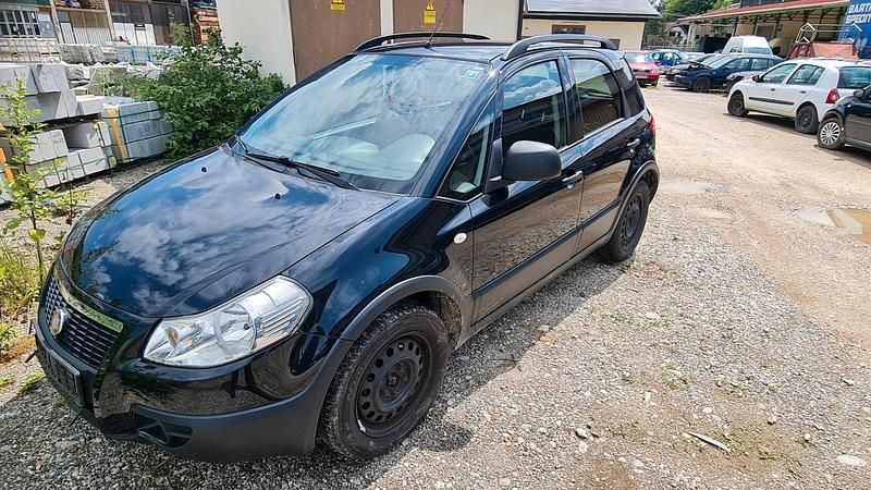 Schwarz Gebraucht 2009 Fiat Sedici SUV | 1.900 € (Fairer Preis) - Bild 1/4