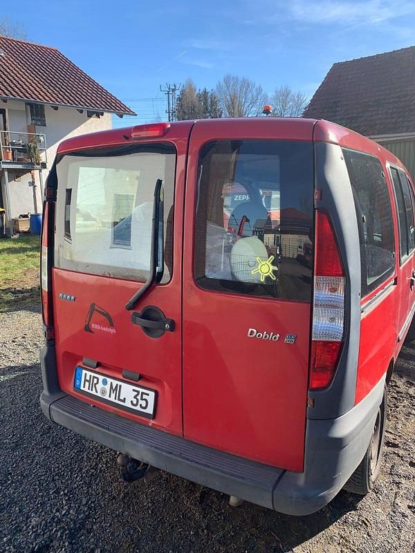 Gebraucht Fiat Doblò 101 PS (74 kW) 2003 Rot Van / Kleinbus