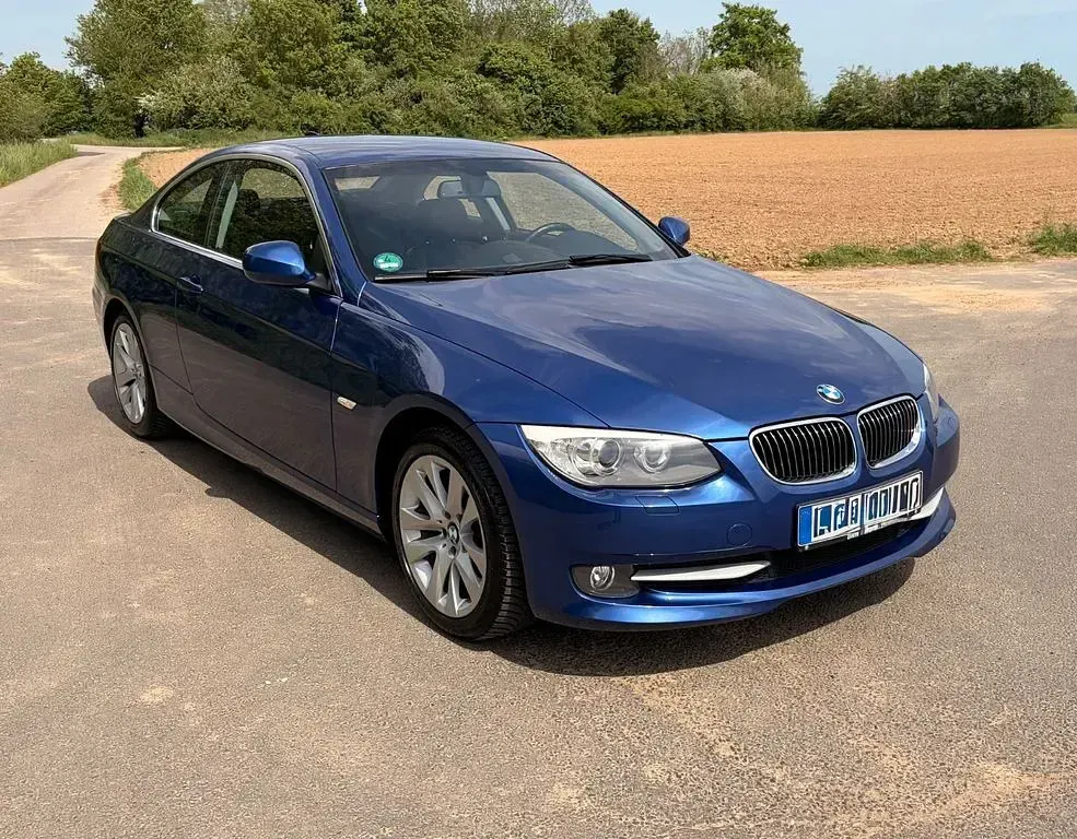 Używany BMW 330 Performance 245 KM (180 kW) 2010 Niebieski Coupe