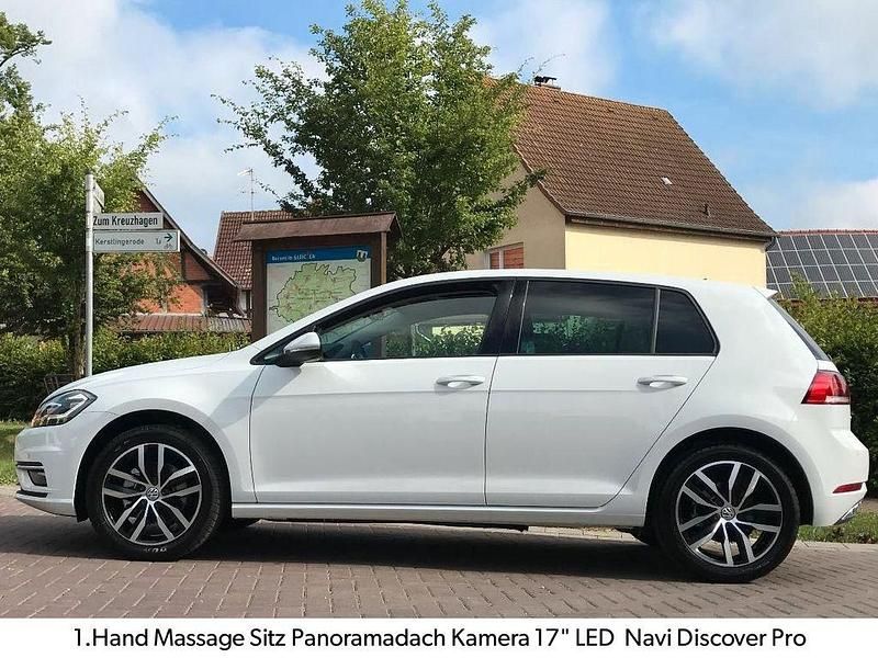 Weiß Gebraucht 2017 VW Golf VII Edition Limousine | 15.890 € (Teuer) - Bild 1/4
