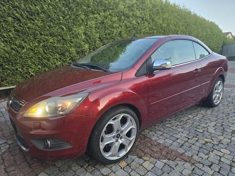 Rot Gebraucht 2008 Ford Focus Cabriolet Titanium Cabrio | 4.380 € (Fairer Preis) - Bild 1/4