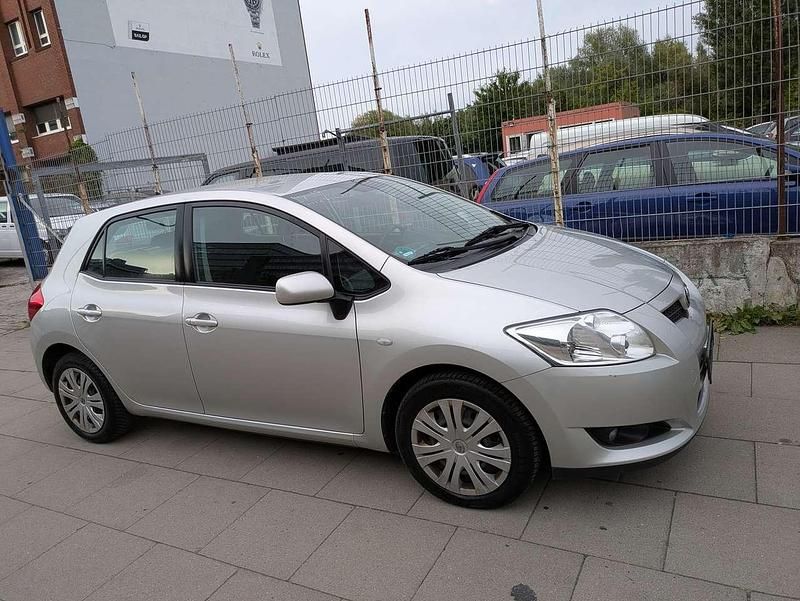 Silber Gebraucht 2009 Toyota Auris Sol Limousine | 2.900 € (Guter Preis) - Bild 1/4