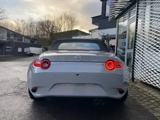 Neu Mazda MX5 Homura-Line 132 PS (97 kW) 2025 Grau Cabrio