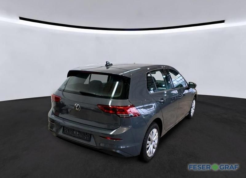 Gebraucht VW Golf VIII Life 116 PS (85 kW) 2022 Delfingrau metallic Limousine