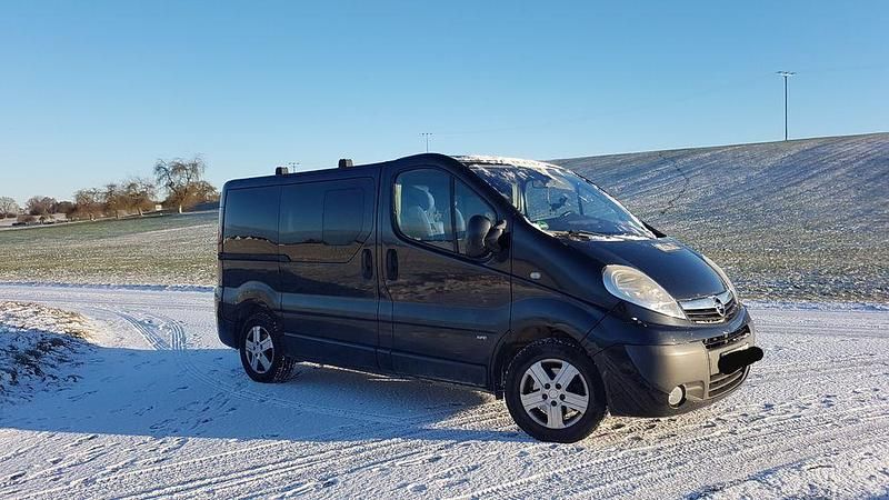 Schwarz Gebraucht 2009 Opel Vivaro Van / Kleinbus | 7.800 € (Fairer Preis) - Bild 1/4