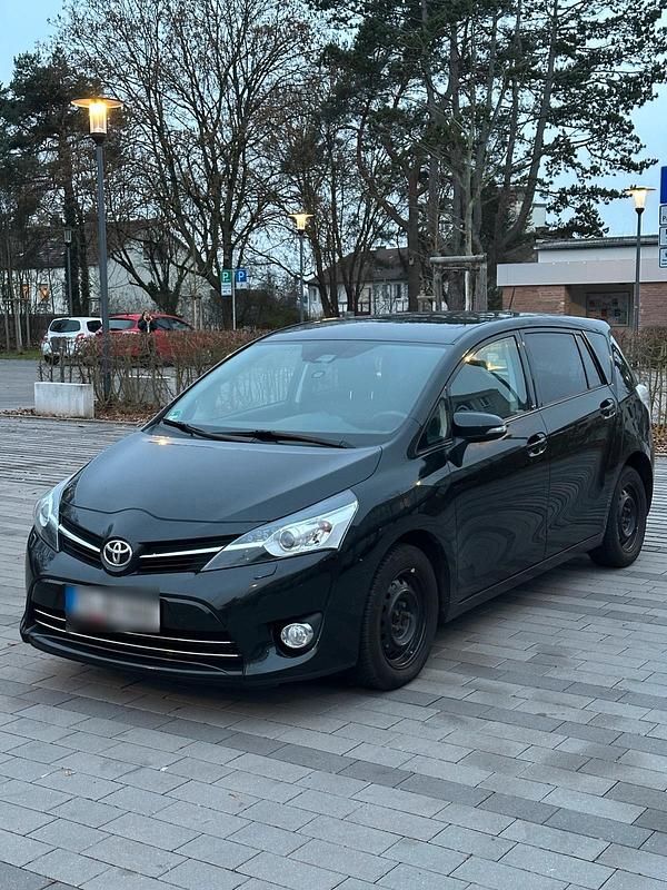 Gebraucht Toyota Verso 147 PS (108 kW) 2017 Schwarz Van / Kleinbus