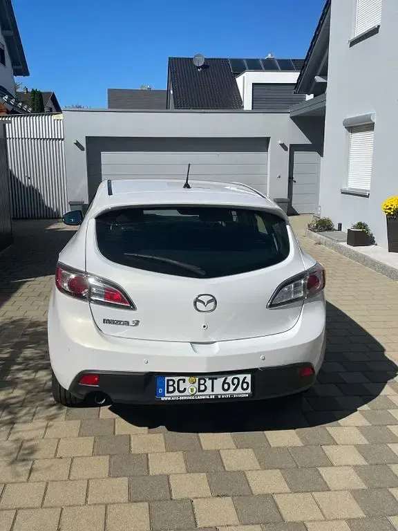 Gebraucht Mazda 3 Center-Line 105 PS (77 kW) 2012 Weiß Limousine