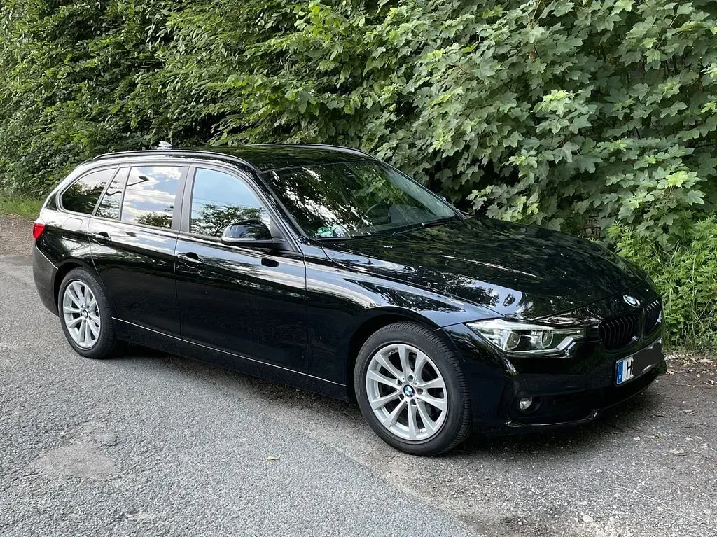 Gebraucht BMW 320 Advantage 190 PS (139 kW) 2019 Schwarz Kombi