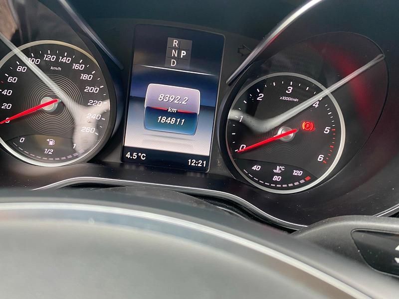 Gebraucht Mercedes V220 163 PS (119 kW) 2019 Schwarz Van / Kleinbus