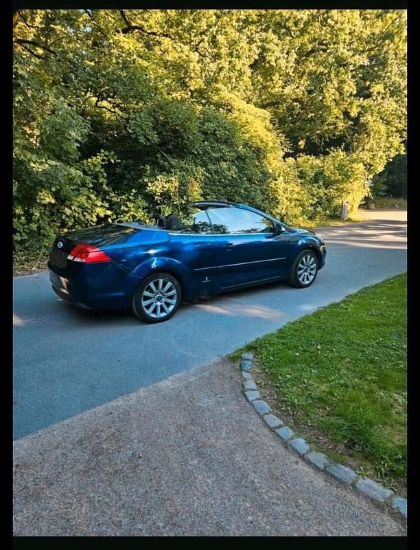 Blau Gebraucht 2008 Ford Focus Cabriolet Cabrio | 2.100 € (Guter Preis) - Bild 1/4