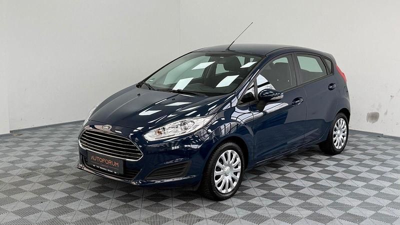 Gebraucht Ford Fiesta Trend 101 PS (74 kW) 2015 Blau Kleinwagen