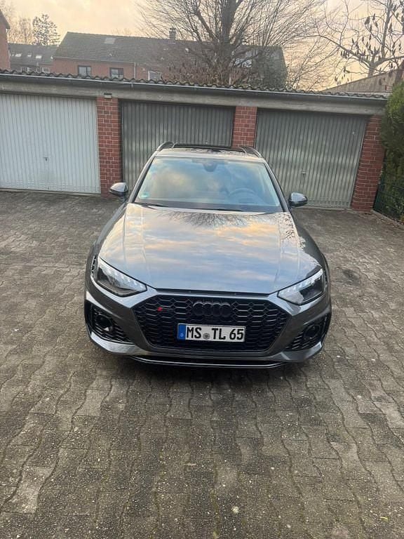 Schwarz Gebraucht 2022 Audi RS4 Sport Kombi | 66.666 € (Guter Preis) - Bild 1/4