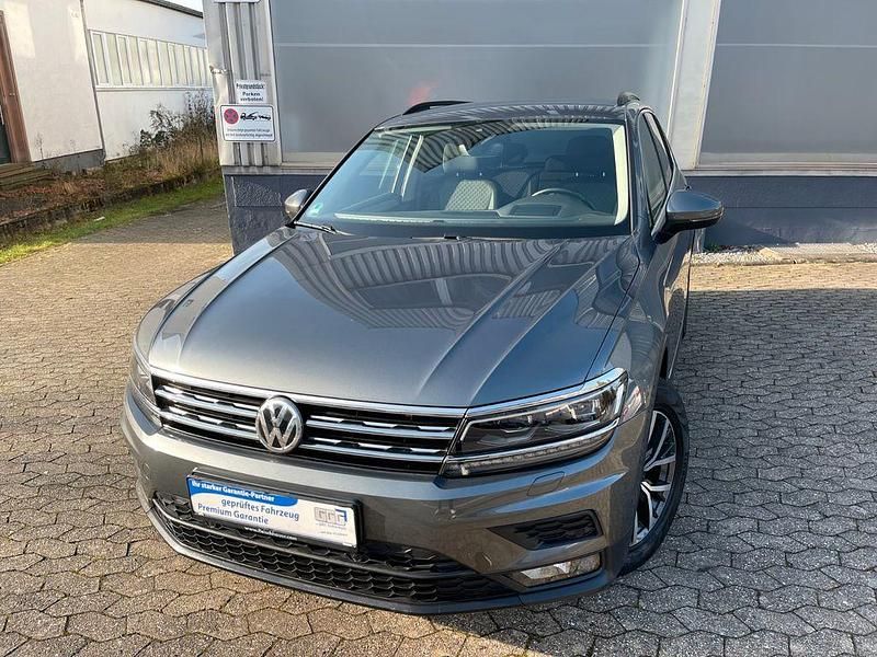 Grau Gebraucht 2020 VW Tiguan Comfortline SUV | 25.990 € (Guter Preis) - Bild 1/4