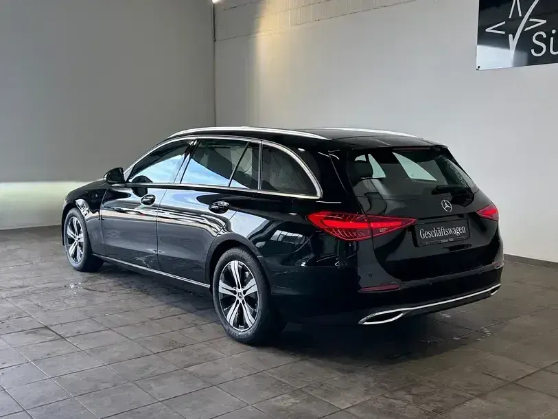 Gebraucht Mercedes C200 Avantgarde 163 PS (119 kW) 2026 Schwarz Limousine