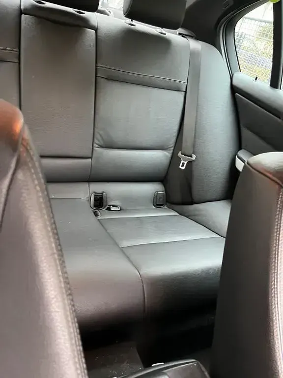 Gebraucht BMW 320 M Sport 184 PS (135 kW) 2010 Schwarz Limousine