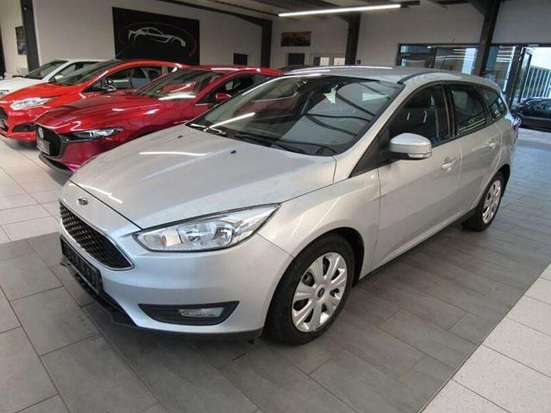 Silber Gebraucht 2015 Ford Focus Business Edition Kombi | 3.950 € (Superpreis) - Bild 1/4