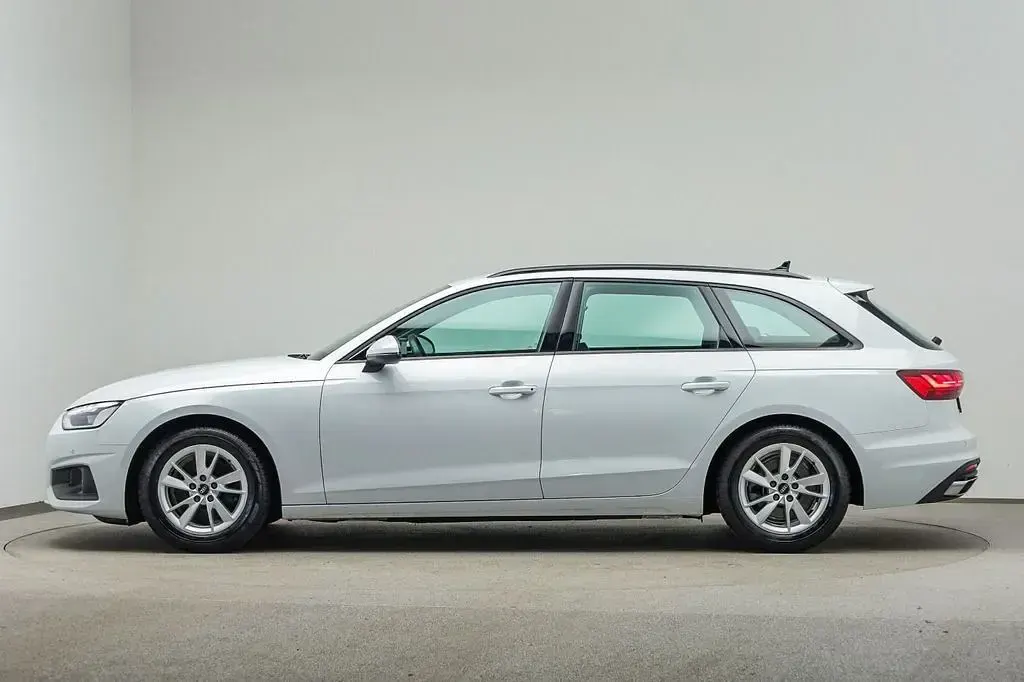 Gebraucht Audi A4 Basis 150 PS (110 kW) 2023 Gletscherweiß metallic (metallic) Kombi